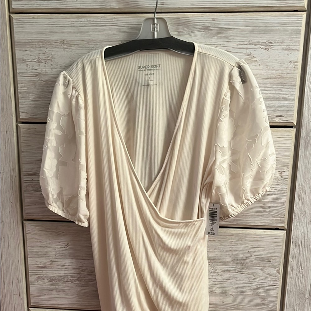 Torrid Cream Floral Textured Sleeve Blouse